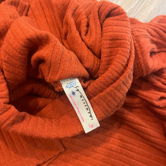 Free People Movement Turtleneck Orange - Picture 4 of 6